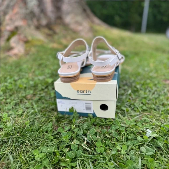 Earth Mykonos Delos Sandals - Picture 6 of 6